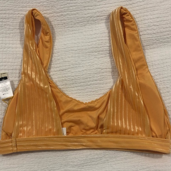 Dippin Daisy’s bathing suit top - Picture 2 of 7